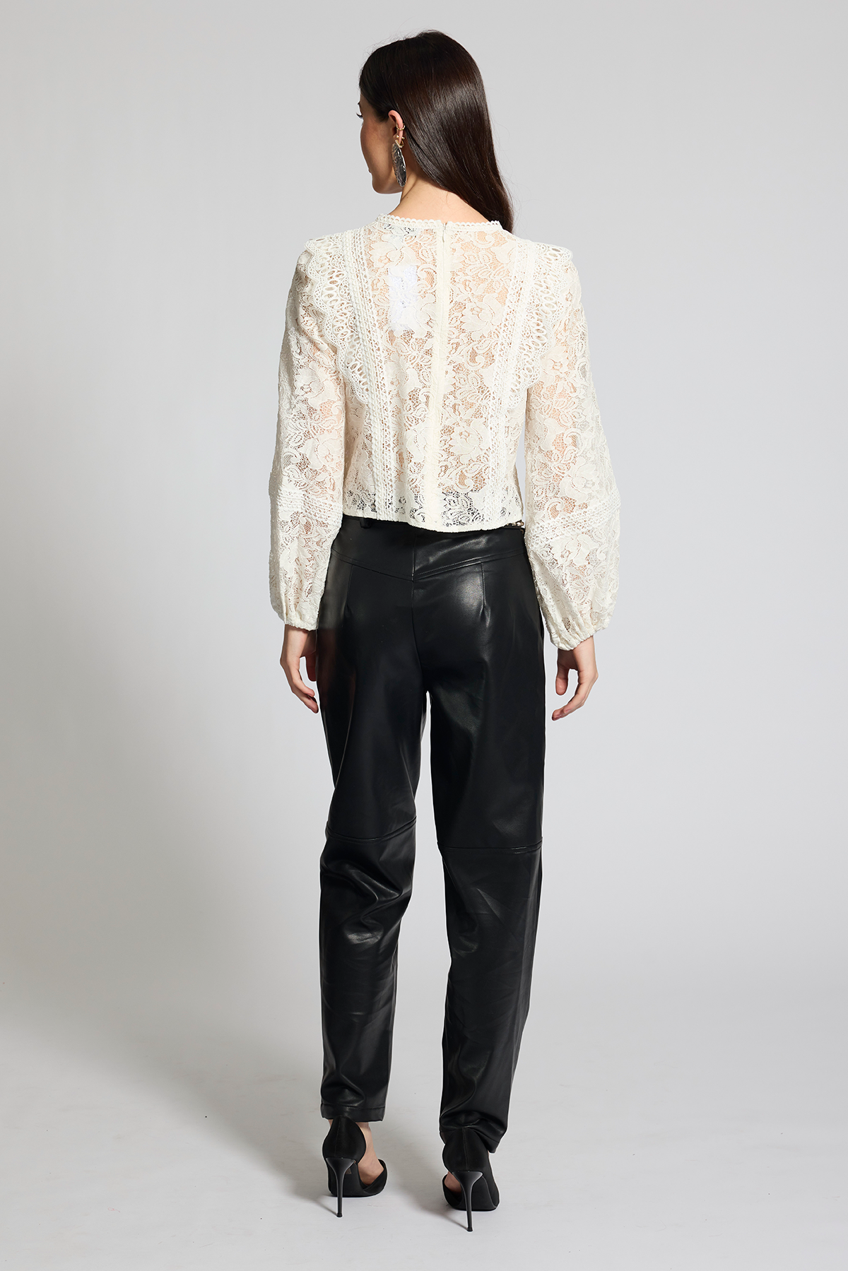 Fiora Blouse | White | Honey & Beau