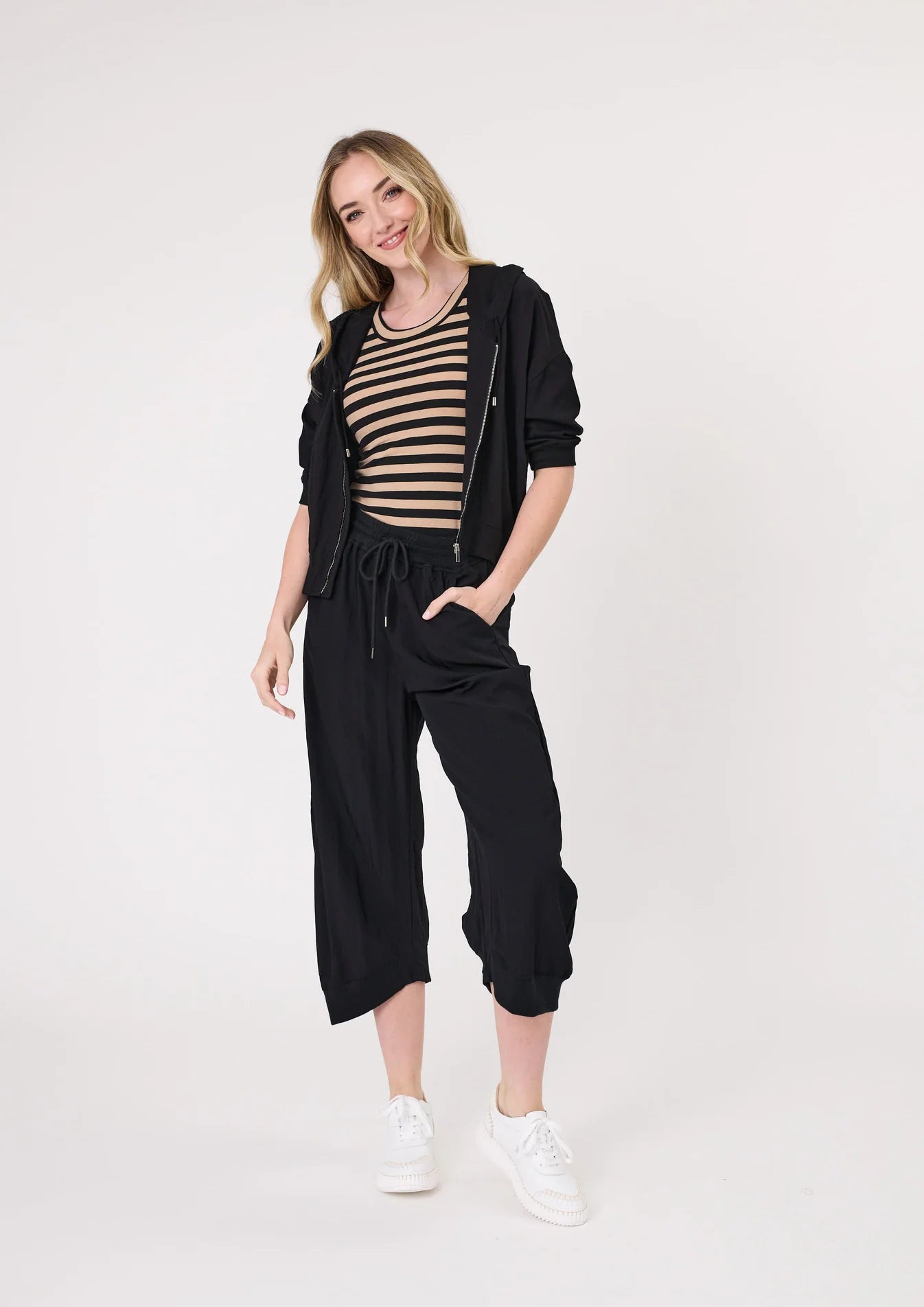 Larissa Pant | Black | Lemontree