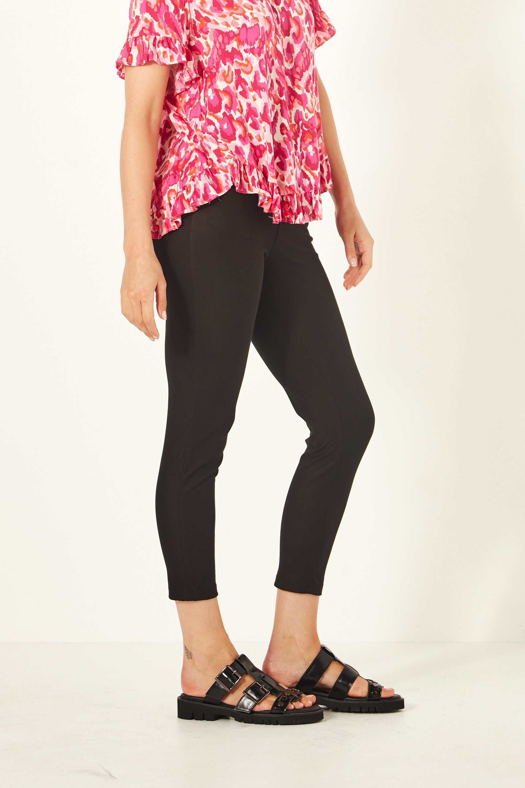 Gemma Classic Pant | Black | Lemontree